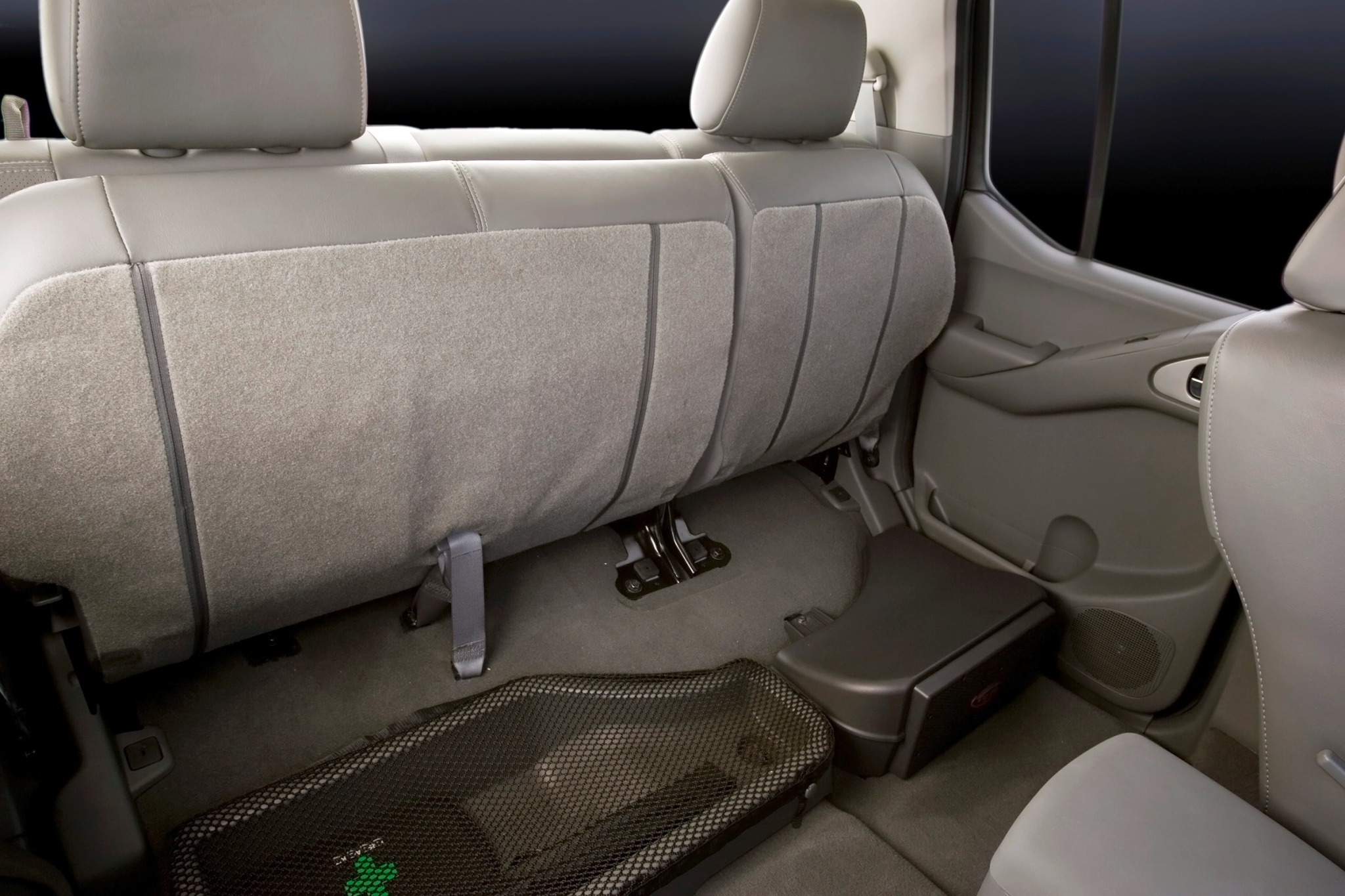 2013 Nissan Frontier SL Crew Cab Pickup Rear Interior