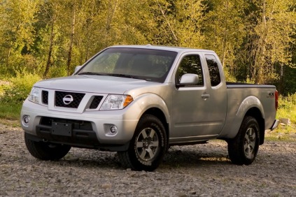 2014 Nissan Frontier PRO-4X Extended Cab Pickup Exterior