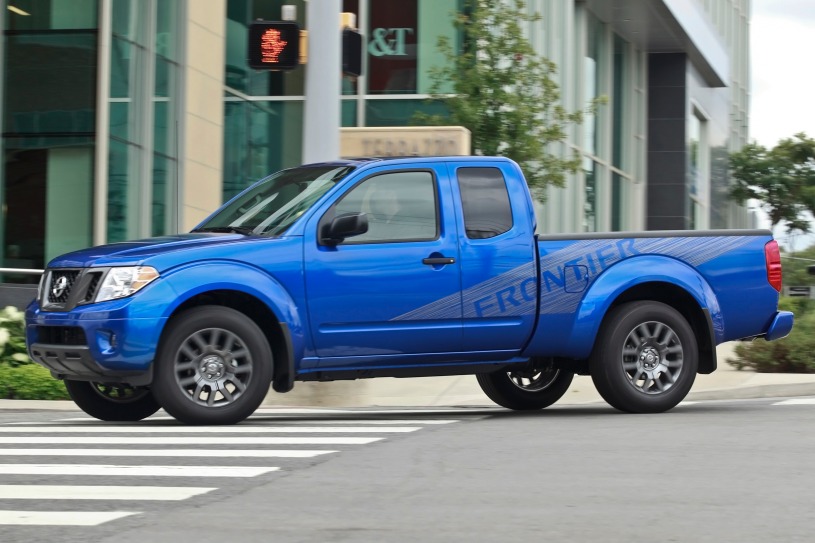 2016 Nissan Frontier SV Extended Cab Pickup Exterior