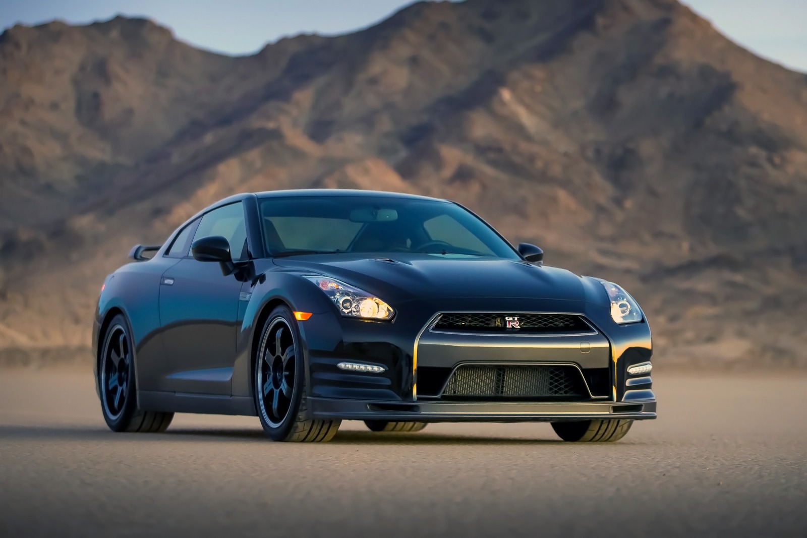 2014 Nissan GT-R Track Edition Coupe Exterior