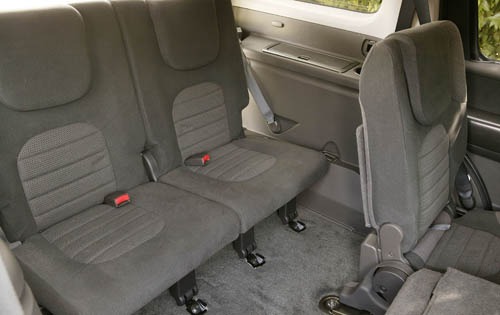 2006 Nissan Pathfinder SE Rear Seating