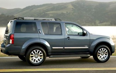2011 Nissan Pathfinder LE V8 SUV Shown