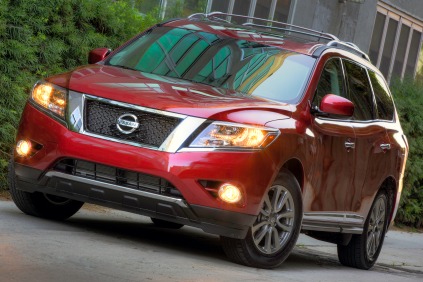 2015 Nissan Pathfinder Platinum 4dr SUV Exterior Shown