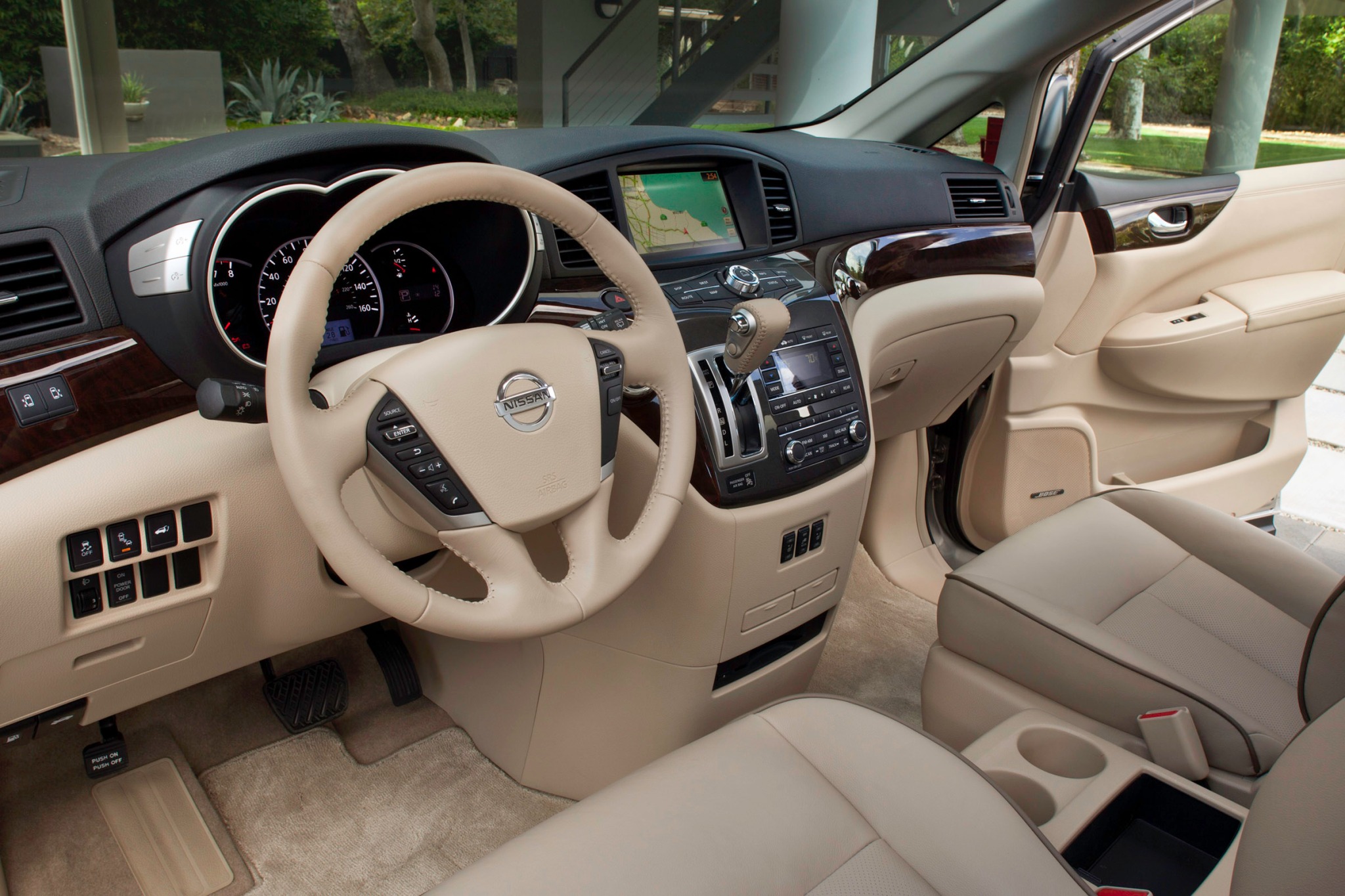 2012 Nissan Quest LE Passenger Minivan Interior