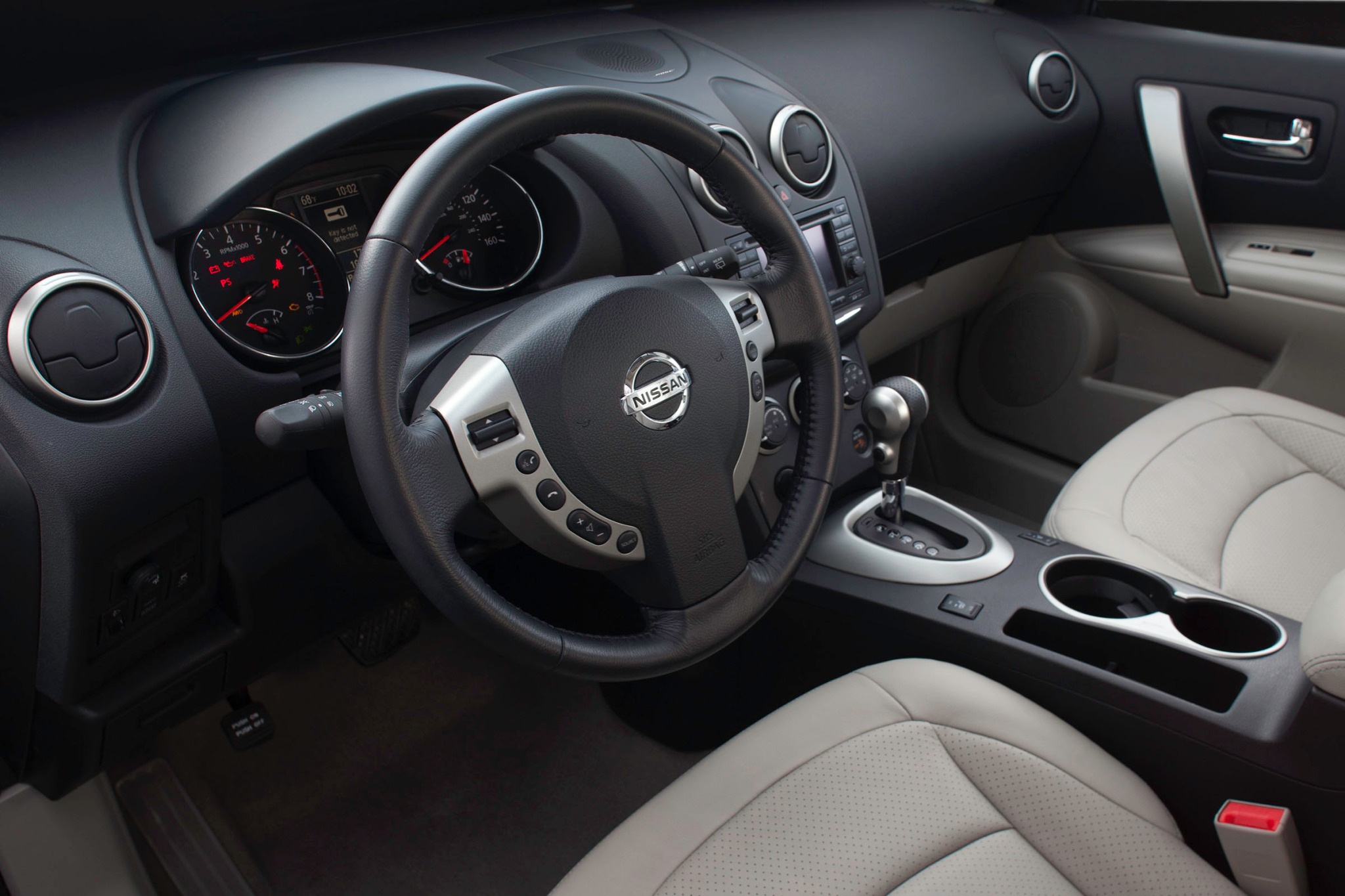 2013 Nissan Rogue SV 4dr SUV Interior