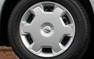 2009 Nissan Versa 1.8 SL Wheel Detail