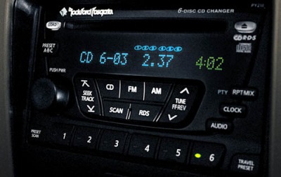 2004 Nissan Xterra SE Six Disc Audio System