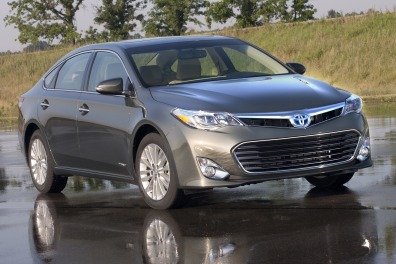 2013 Toyota Avalon Hybrid XLE Premium Sedan Shown
