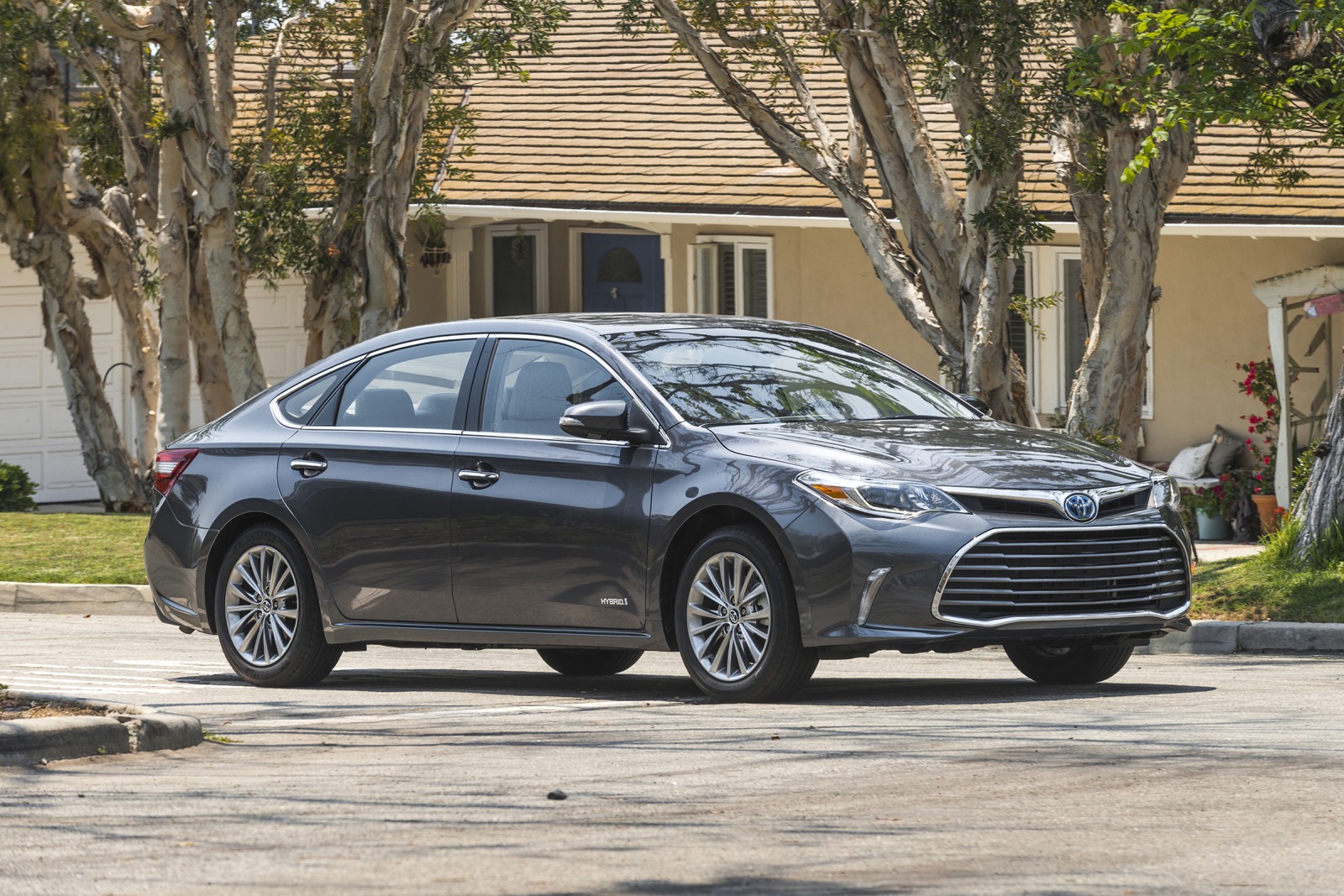 2018 Toyota Avalon Hybrid Limited Sedan Exterior Shown