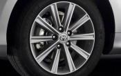 2012 Toyota Camry Hybrid LE Wheel Detail