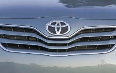 2011 Toyota Camry Front Grille and Badging, except SE