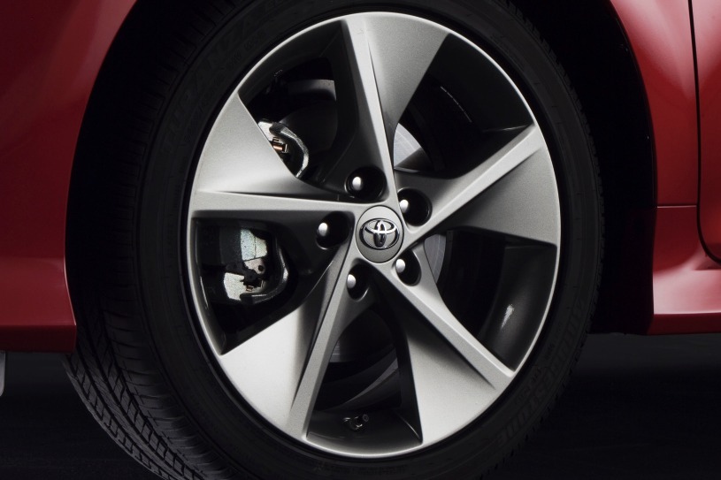 2012 Toyota Camry SE Sedan Wheel