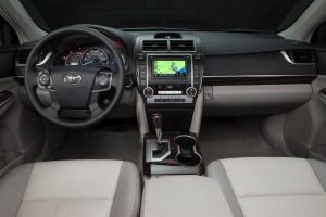 2014 Toyota Camry XLE Sedan Dashboard