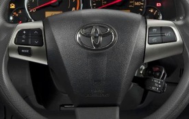 2011 Toyota Corolla S Steeringwheel Detail