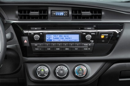 2016 Toyota Corolla L Sedan Center Console