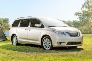 2017 Toyota Sienna Limited Premium 7-Passenger Passenger Minivan Exterior Shown