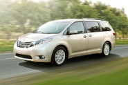 2017 Toyota Sienna Limited Premium 7-Passenger Passenger Minivan Exterior Shown