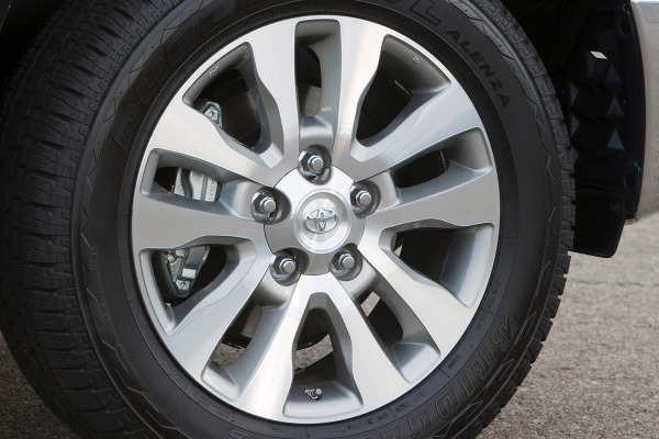 2012 Toyota Tundra VIN# 5TFDY5F19CX262523