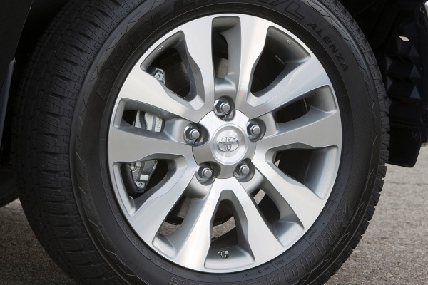 2013 Toyota Tundra Platinum Crew Cab Pickup Wheel
