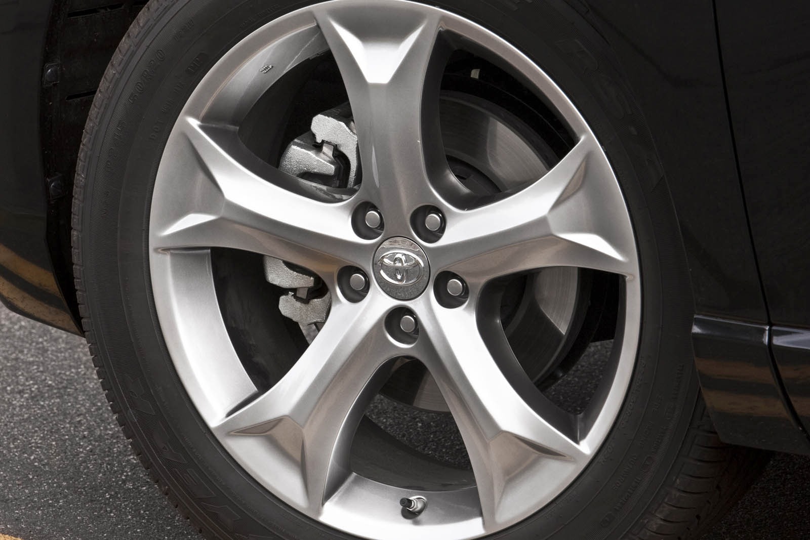 2013 Toyota Venza Limited Wagon Wheel