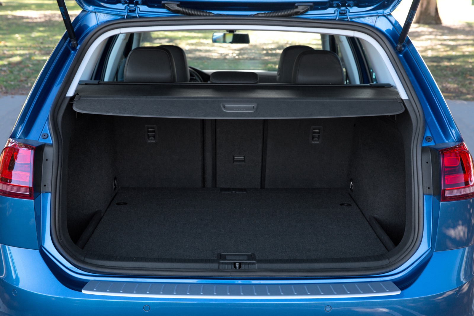 2017 Volkswagen Golf SportWagen TSI SEL Wagon Cargo Area