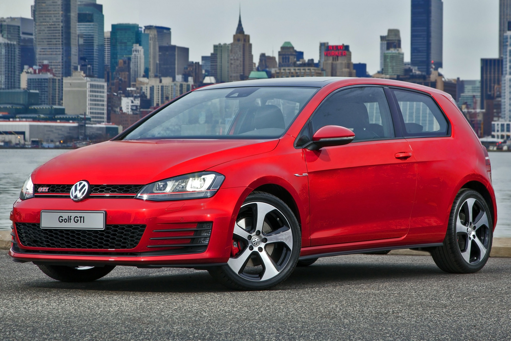 2015 Volkswagen Golf GTI SE 2dr Hatchback Exterior