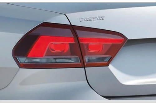 2012 Volkswagen Passat SEL Premium Sedan Rear Badge