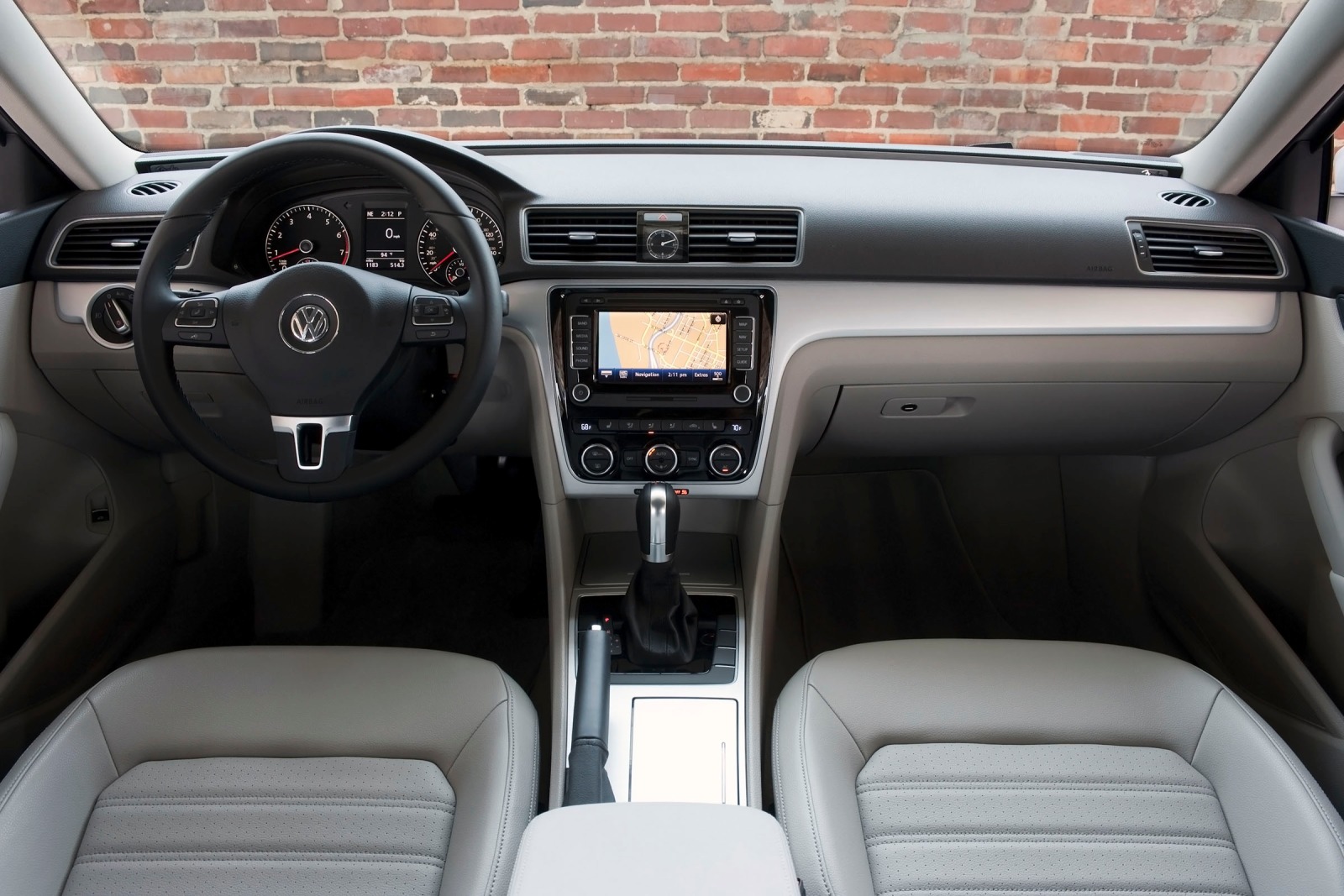 2013 Volkswagen Passat V6 SE Sedan Dashboard