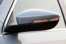 2013 Volkswagen Passat V6 SE Sedan Exterior Mirror Detail