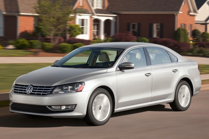 2013 Volkswagen Passat V6 SE Sedan Exterior