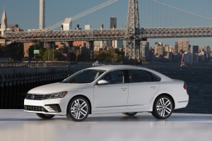 2017 Volkswagen Passat R-Line Sedan Exterior