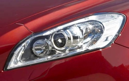 2011 Volvo C70 T5 Head Lamp Detail Shown