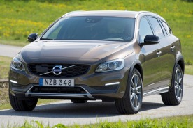 2016 Volvo V60 Cross Country T5 Platinum Wagon Exterior Shown