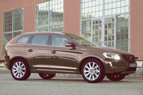 2016 Volvo XC60 T6 Drive-E Platinum 4dr SUV Exterior Shown