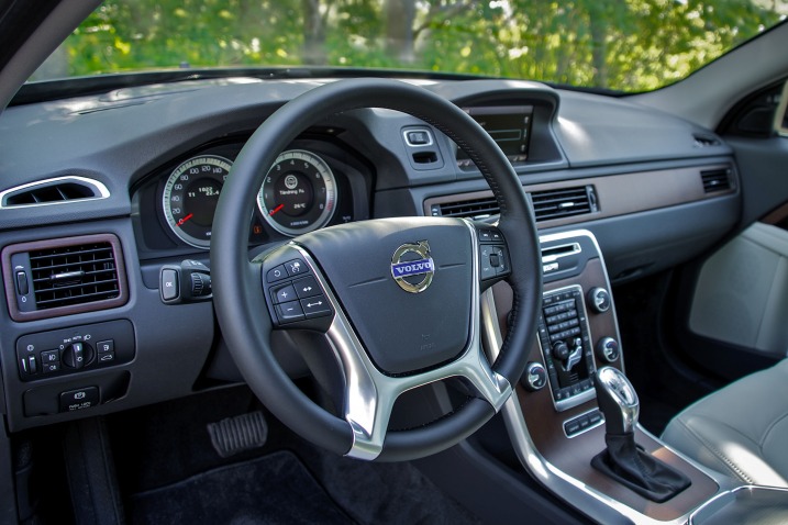 2013 Volvo XC70 T6 Wagon Interior